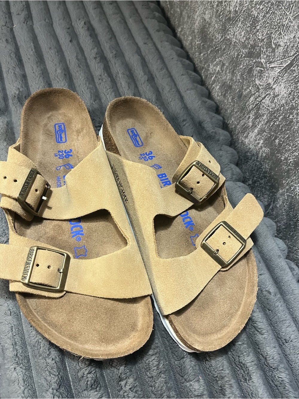 Birkenstock Arizona Suede Sandals in Tan NEW without box